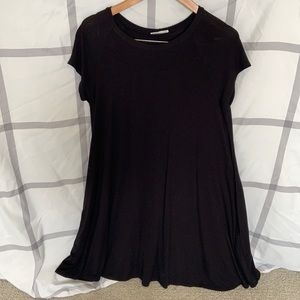 black flowy t-shirt dress